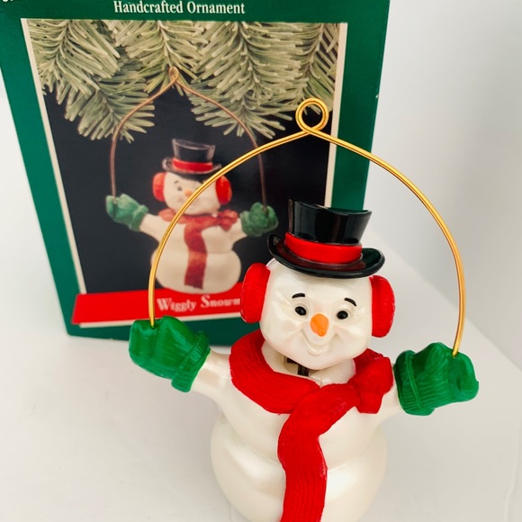 1989 Hallmark Ornament Wiggly Snowman 
Hallmark Keepsake Ornament - Picture 9 of 9